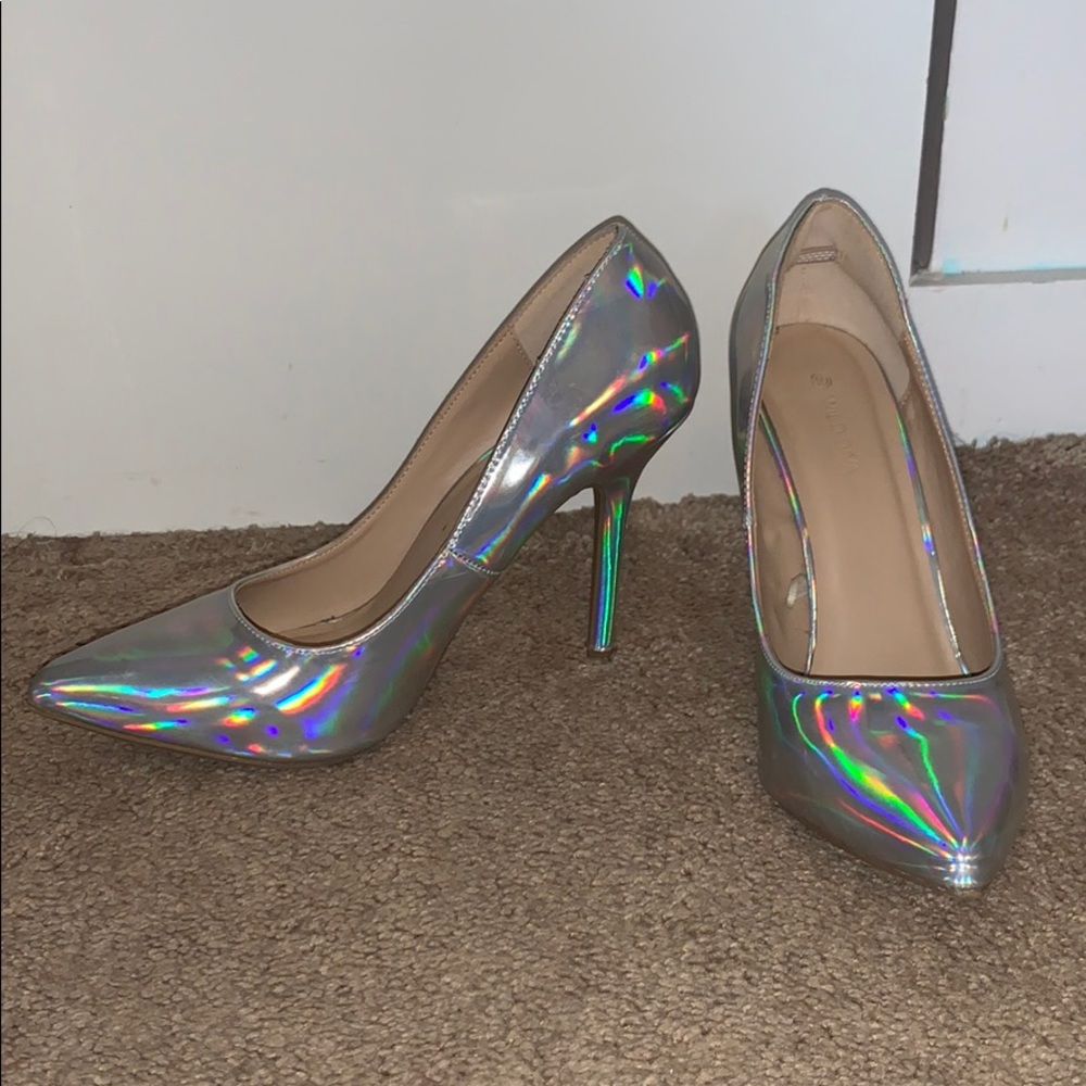 Holographic pumps